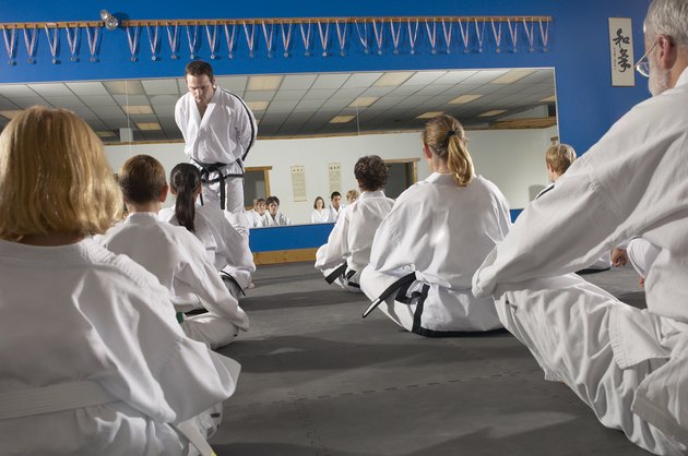 People in a tae kwon do class