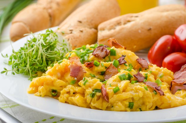 Scrambled eggs with bacon