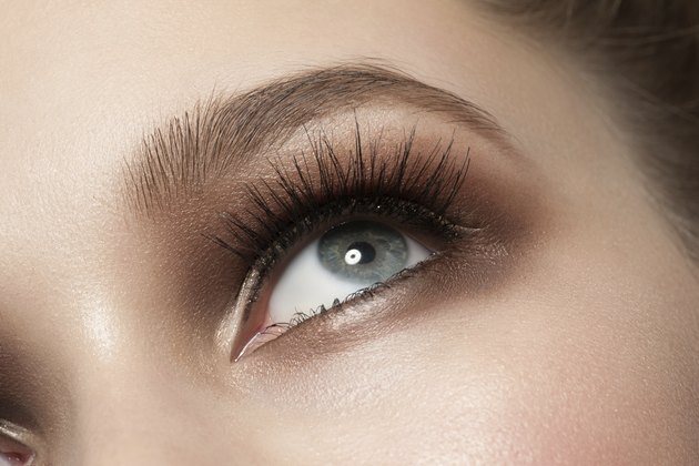 Eye makeup