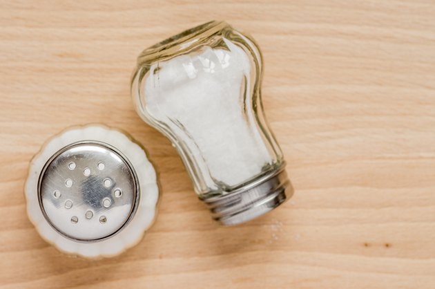 Castor glass with salt