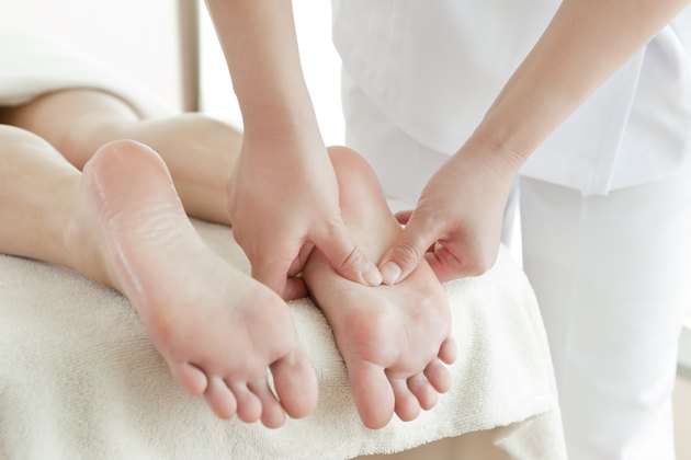The woman who receives a beauty treatment salon