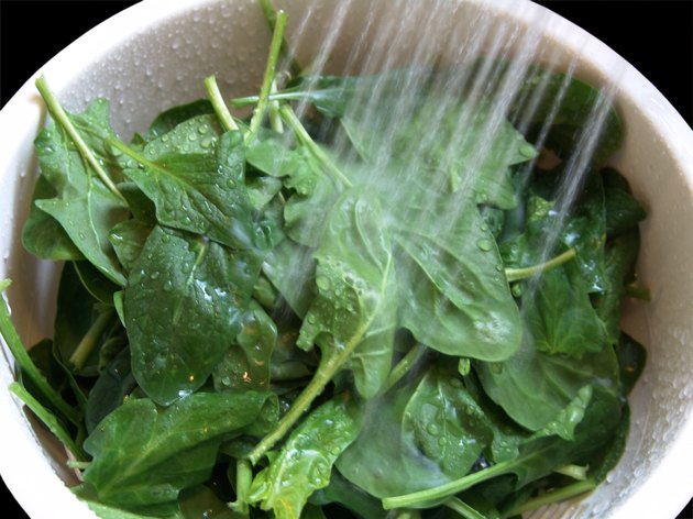 Wash Green Vegetable