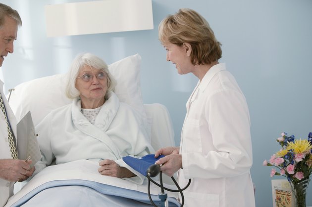 Doctor speaking patient in hospital