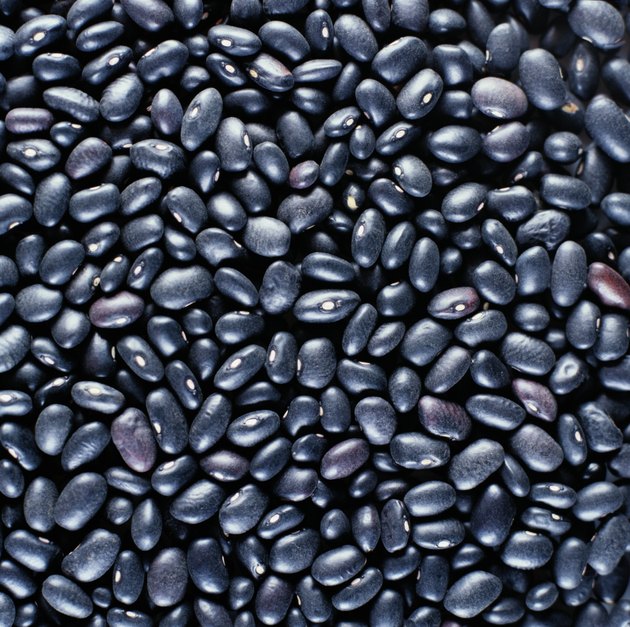 Black beans (full frame)