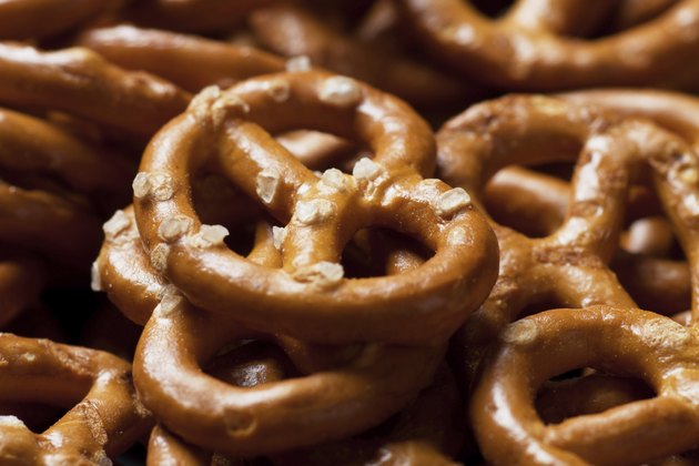 Pretzel salty snack