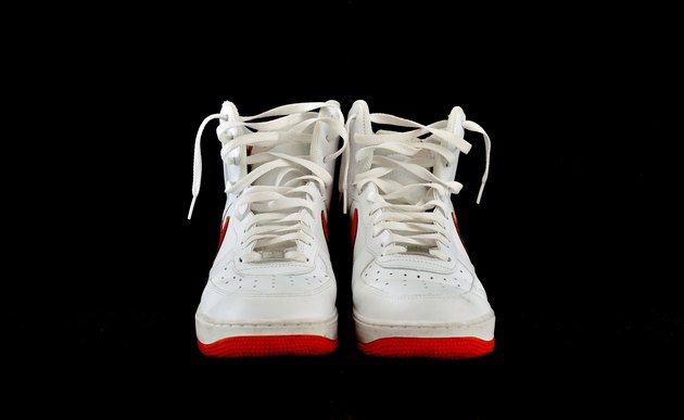 High-top classic basketball shoes sneakers