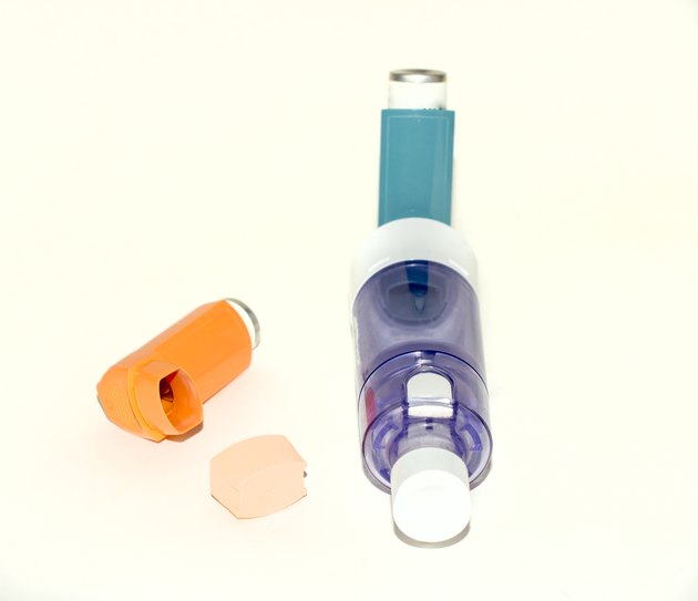 Asthma inhaler with chamber