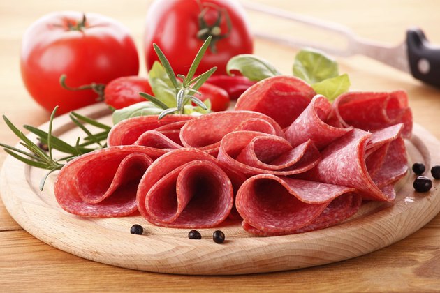 how-many-calories-are-in-a-slice-of-hard-salami-livestrong