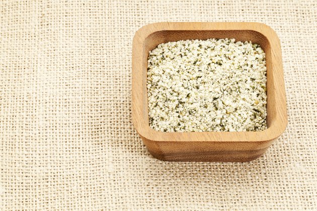 shelled hemp seeds