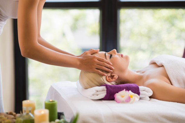 Getting scalp massage