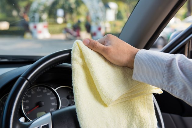 Cleaning car steering wheel