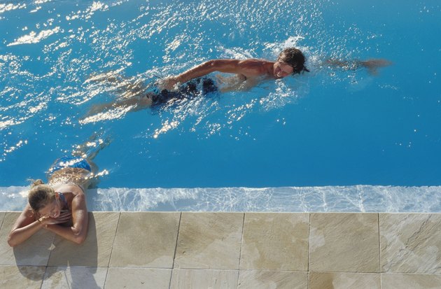 Risk of Skin Irritation in High Chlorine Pools | Livestrong.com