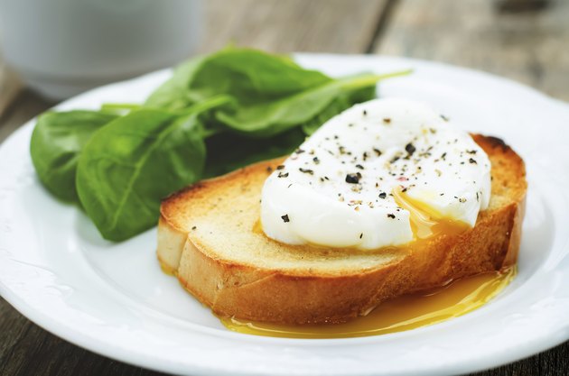 poached egg with spinach