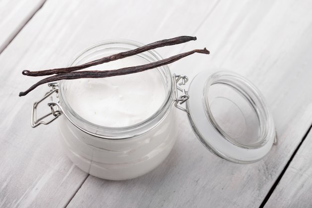 Natural vanilla, shea, cocoa and coconut body butter DIY