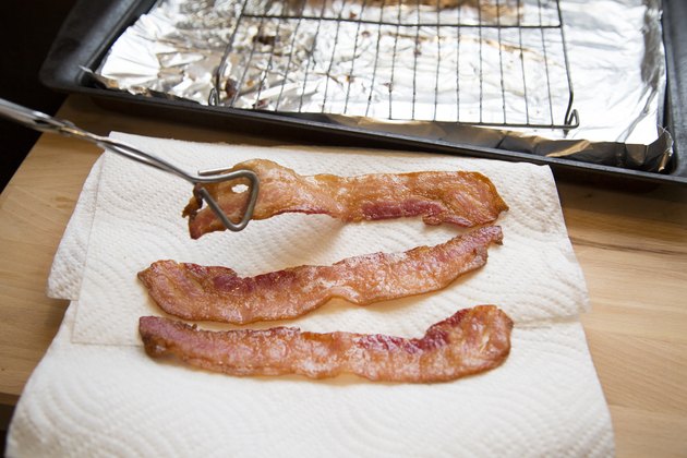 how long to cook thick sliced bacon in oven