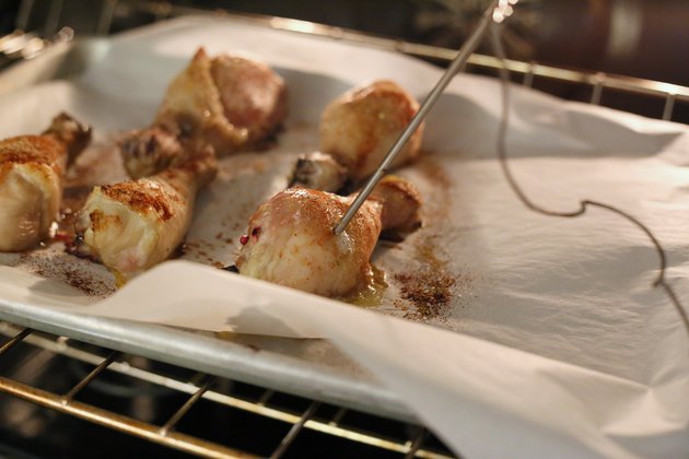 how-to-cook-drumsticks-in-a-convection-oven-livestrong