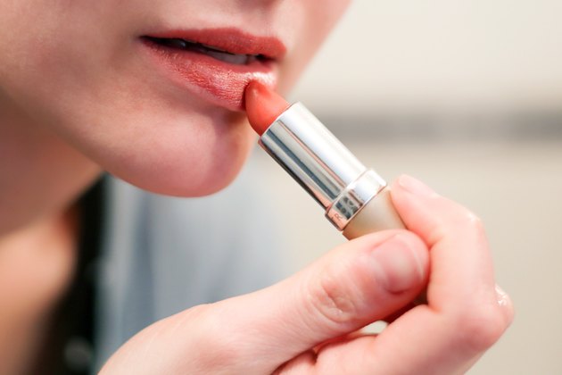 can-you-get-rid-of-dry-peeling-skin-around-the-mouth-chapped-lips