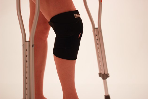 how-to-heal-an-mcl-tear-in-the-knee-livestrong