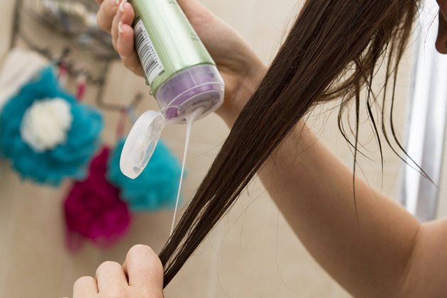 how-to-remove-coconut-oil-from-hair-livestrong