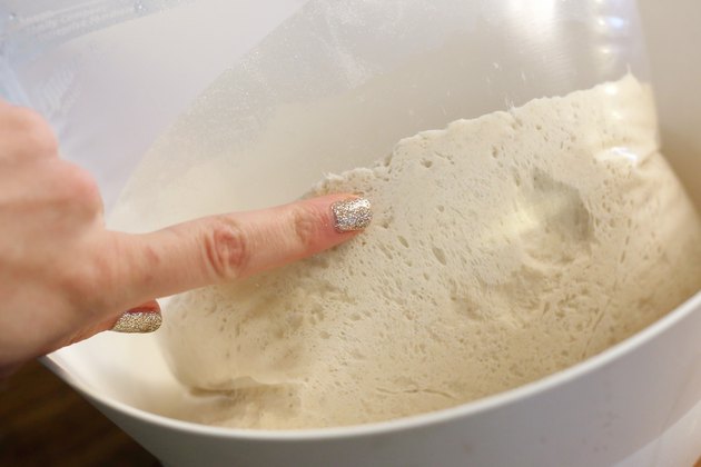 how-to-defrost-frozen-pizza-dough-livestrong