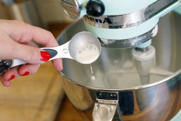 how-do-i-make-simple-icing-without-vanilla-extract-livestrong