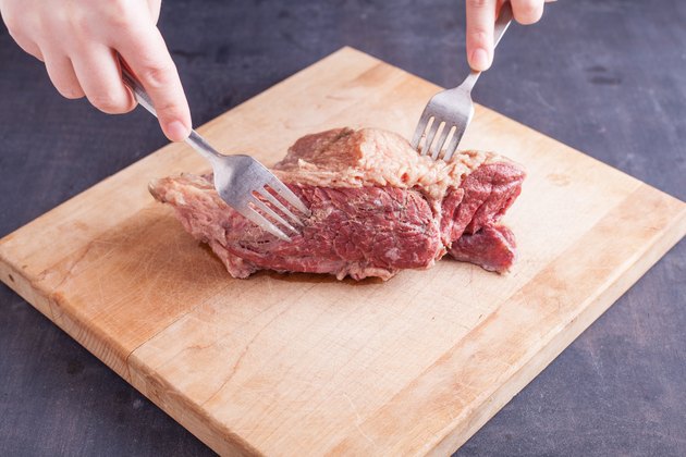 How to Slice Corned Beef Against the Grain | Livestrong.com