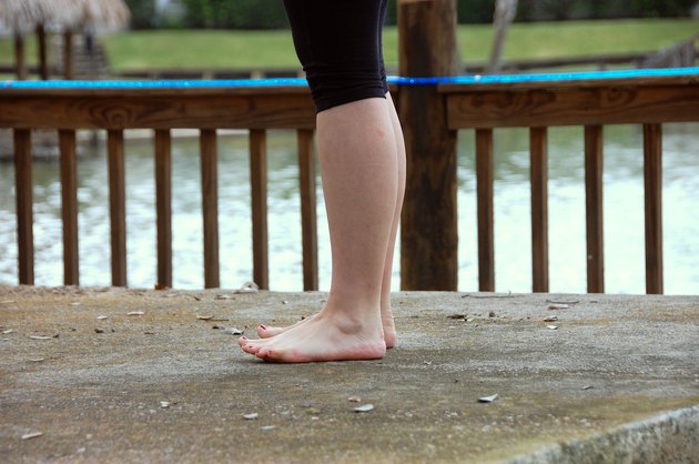 你可以做一些运动来帮助你肿胀的脚。