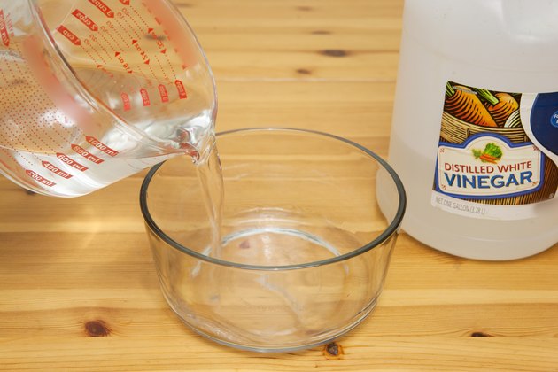 How to Restore Dry Hair With Vinegar | Livestrong.com