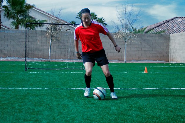 how-to-have-fast-feet-for-soccer-livestrong