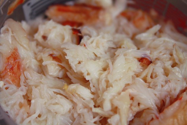 how-to-be-sure-raw-crab-is-fit-to-eat-livestrong