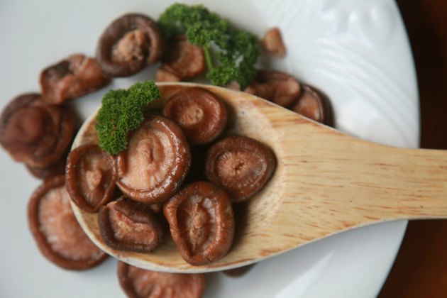 How to Cook Shiitake Mushrooms | Livestrong.com