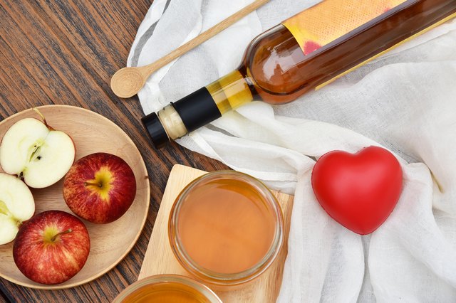 How to Take Baking Soda & Apple Cider Vinegar | Livestrong.com