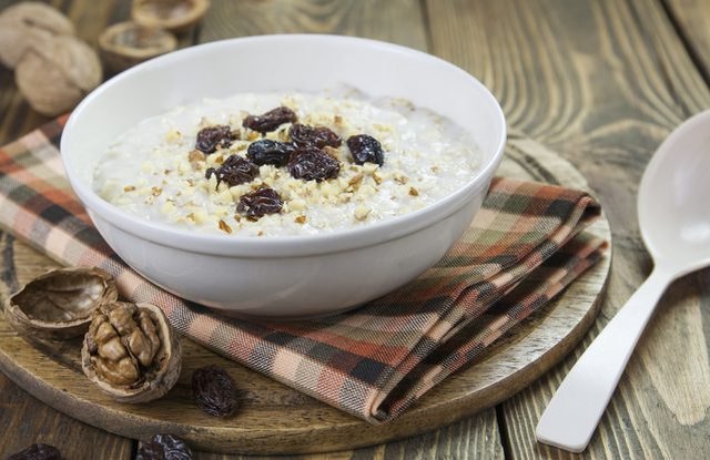 PB Protein Oatmeal with Raisins