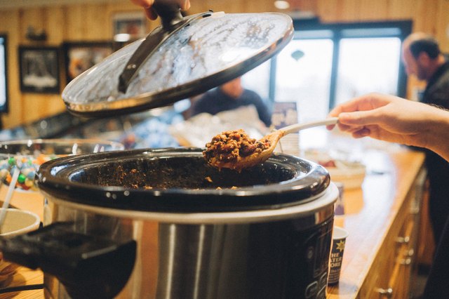 making food in the crock-pot