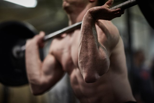 How Much Weight Can The Average Man Lift Livestrong how-much-weight-can-the-average-man-lift-livestrong