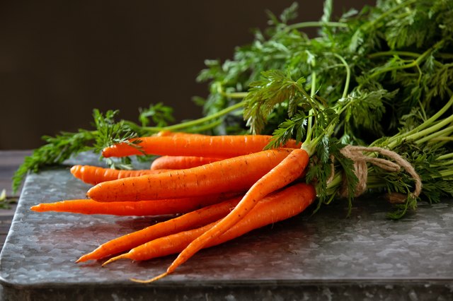 Side Effects of Eating Too Many Carrots | livestrong