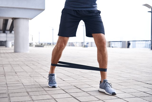 Resistance band leg exercises for online men