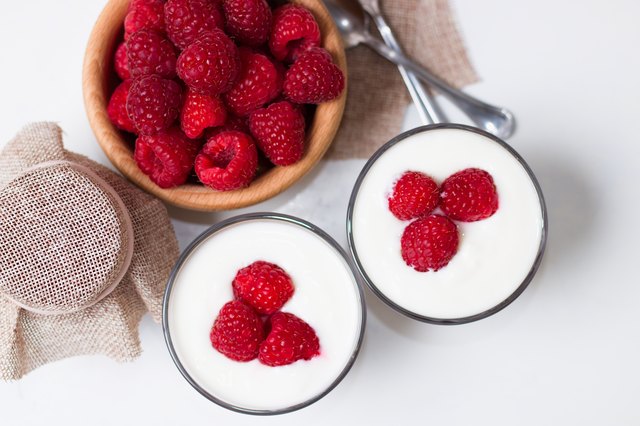 6 Benefits of Yogurt and How Different Types Compare | livestrong