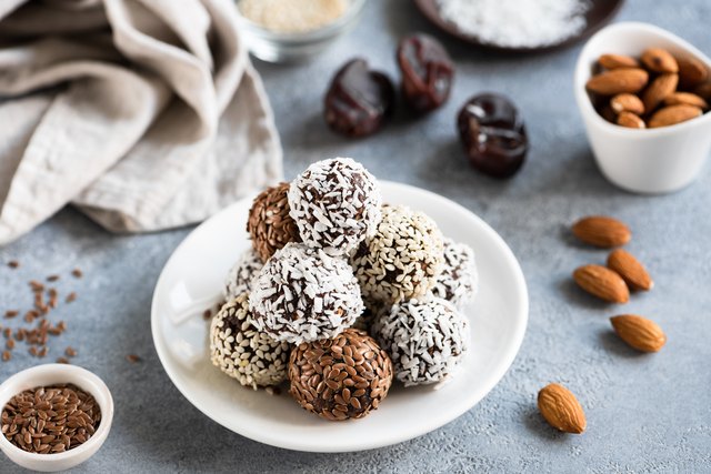 9 Easy-to-prep Protein Balls For Quick, Afternoon Energy 