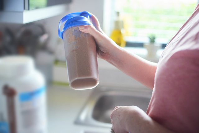 What's the Best Protein Powder for Female Weight Loss?