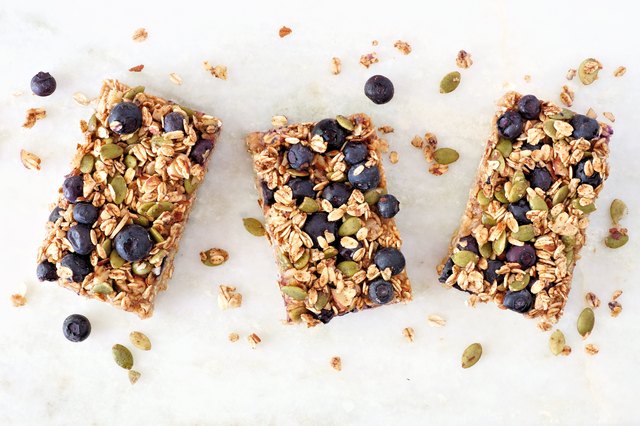 protein-bars-that-help-you-gain-weight-livestrong