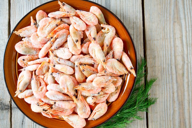 How to Cook Frozen Shrimp With the Shell on the Stove Top | livestrong