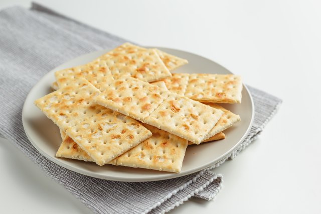 Are Saltine Crackers Good for Acid Reflux? - Livestrong