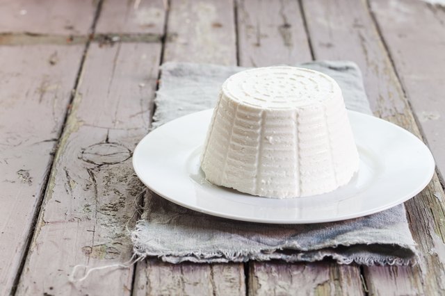 can-i-eat-ricotta-cheese-when-pregnant-livestrong