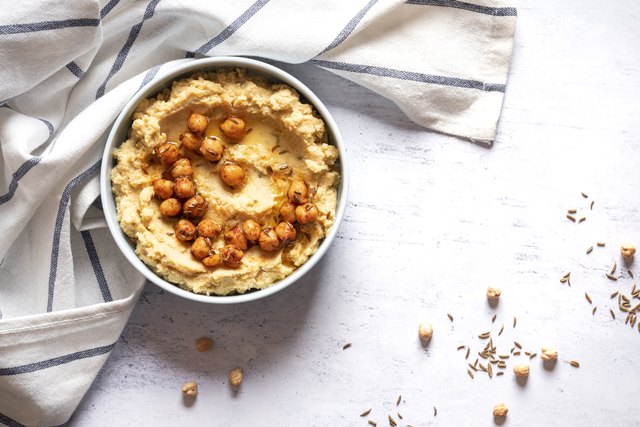 Hummus and Acid Reflux | livestrong