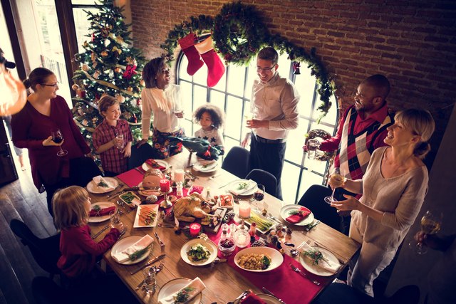 How to Eat Like a Nutritionist During the Holidays | Livestrong.com