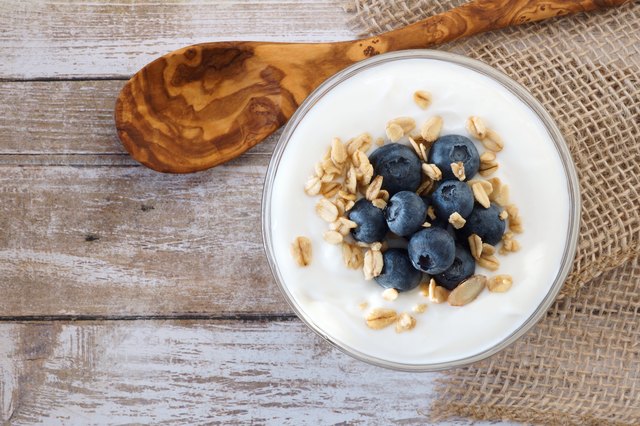 Does Greek Yogurt Fight Candidiasis? | livestrong