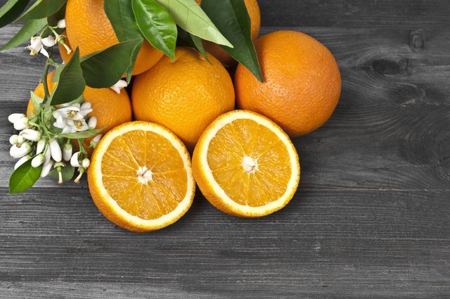 natural-sugars-in-oranges-livestrong