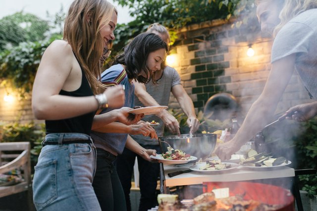 Food Safety Mistakes Jeopardizing Your Summer BBQ | Livestrong.com