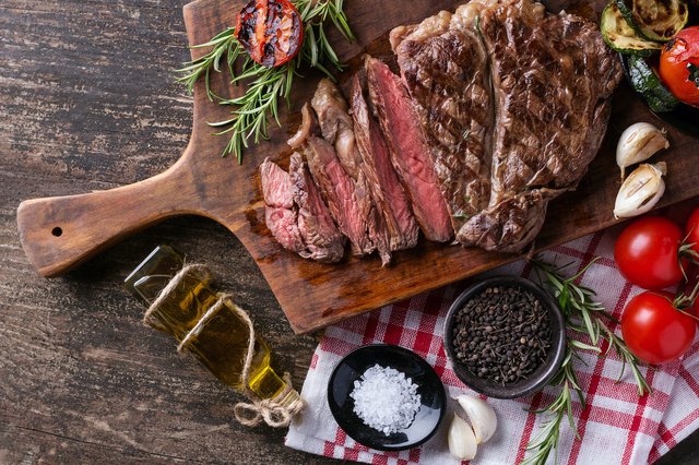 How Unhealthy Is an 8-Ounce Steak? - LIVESTRONG.com